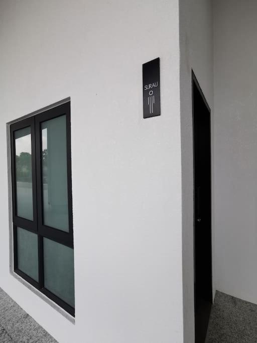 C3014 Almas Muji Studio100Mbpsnetflix By Stay Nusajaya  Luaran gambar